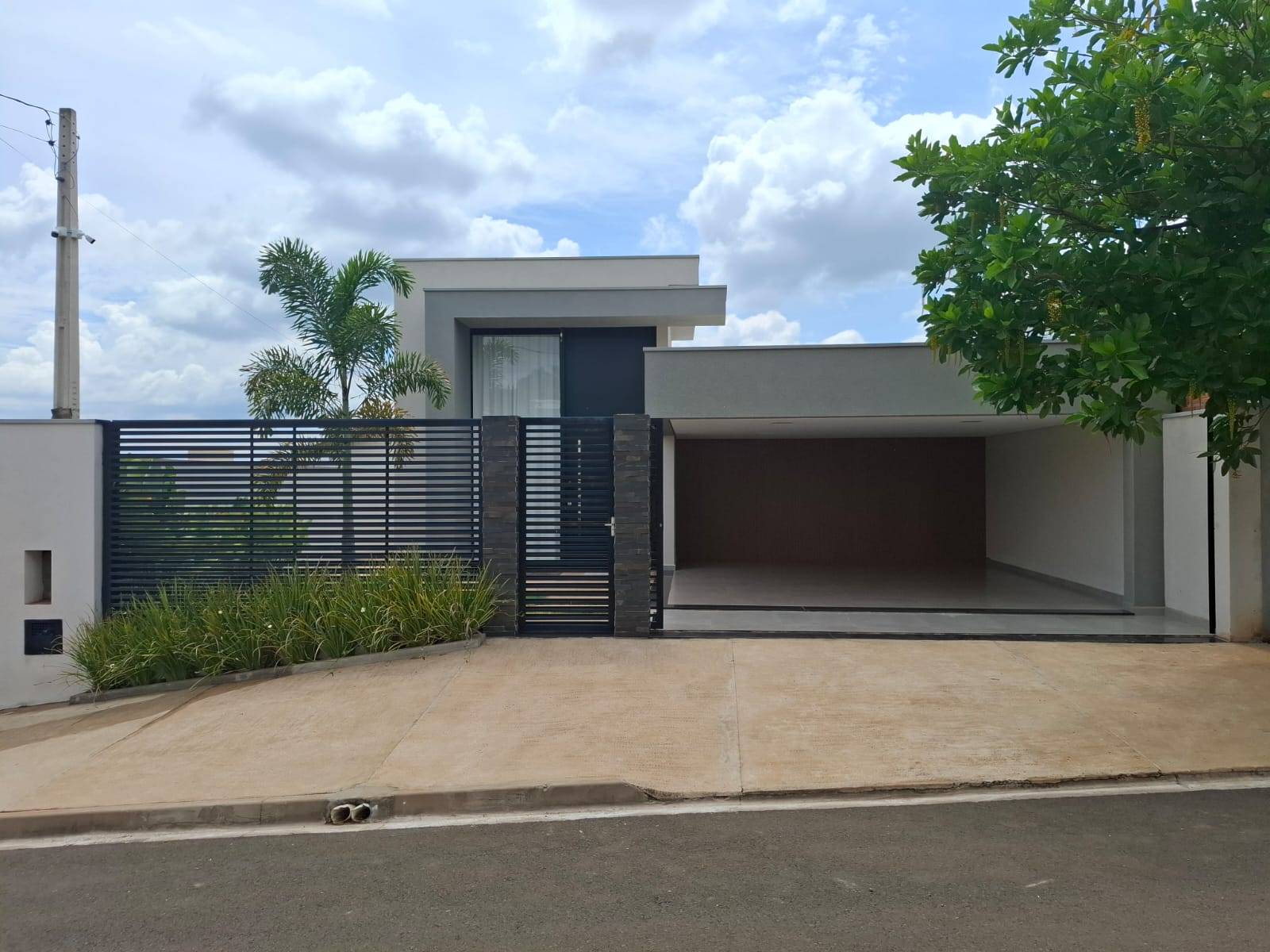 #75 - Casa para Venda em São Pedro - SP