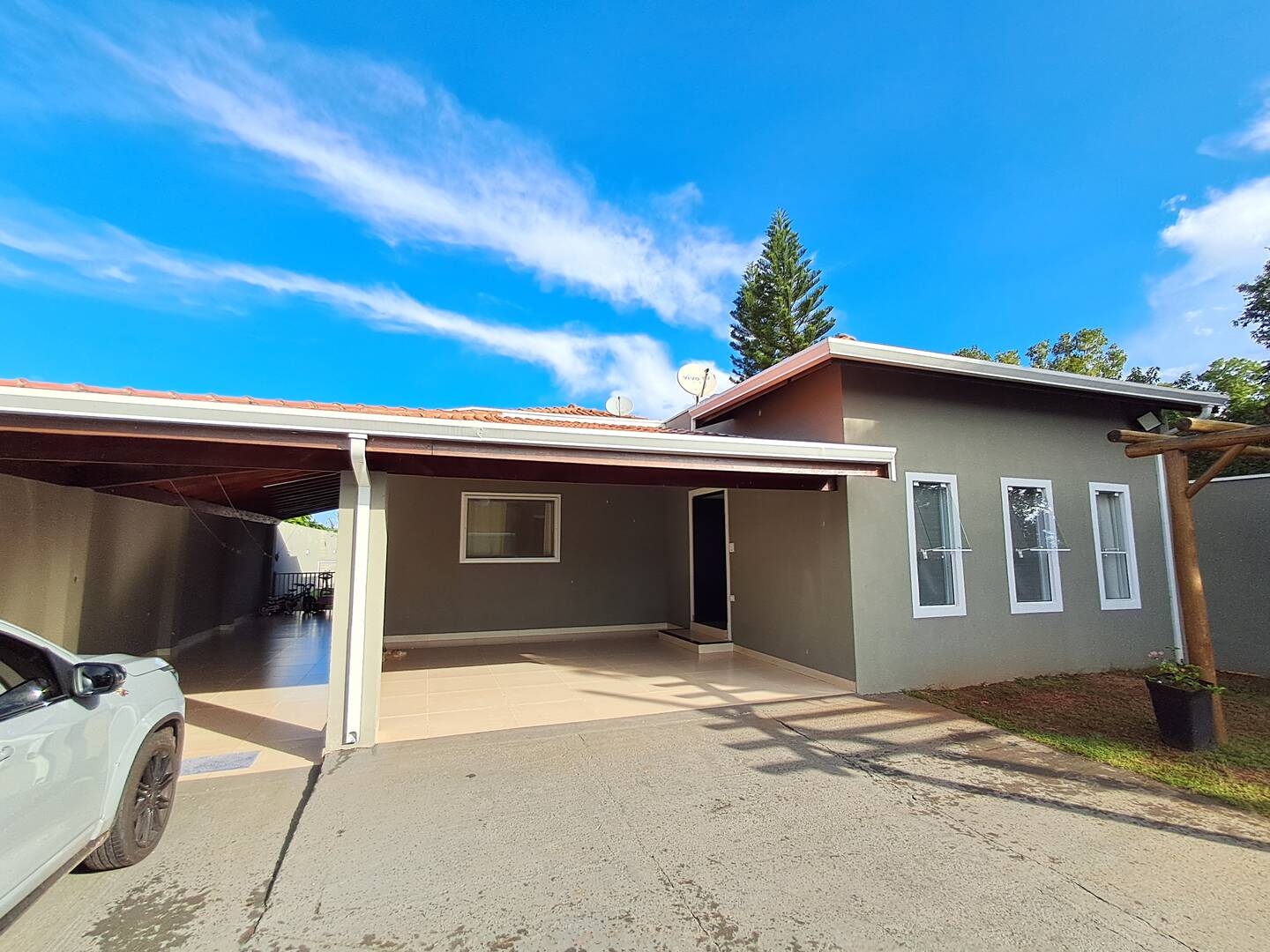 #84 - Casa para Venda em São Pedro - SP