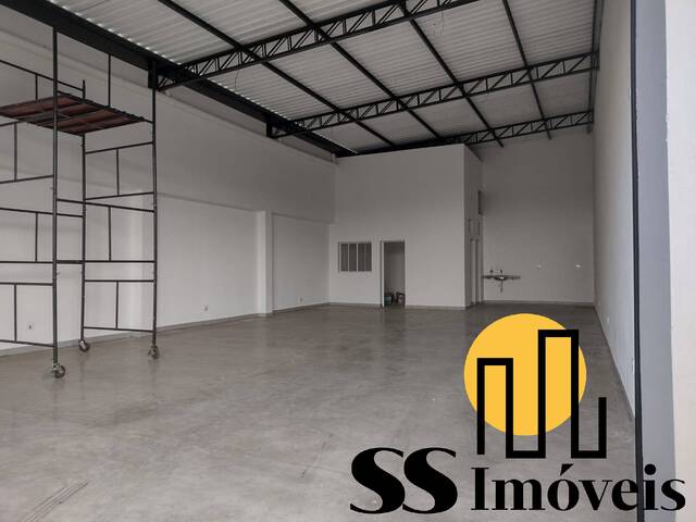 SALÃO INTERNO - PÉ DIREITO DE 6,20M²